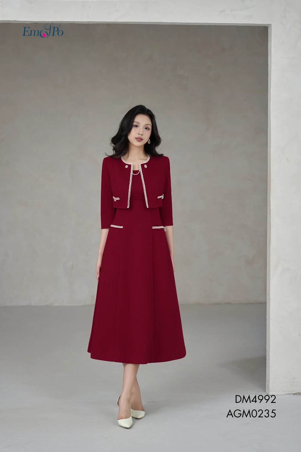 Bộ đầm DM4992 và áo khoác lửng AGM0235 toàn thân